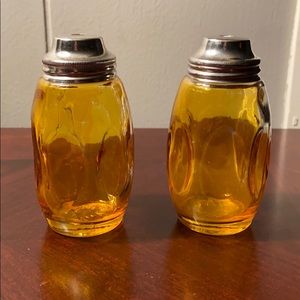 Vtg Airko Amber Glass Salt & Pepper Shaker Set